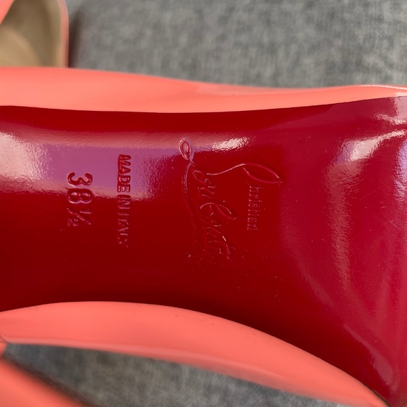 Christian Louboutin So Kate, Flamingo Patent, EU38.5 (fits a US7.5 or US8) - Picture 5 of 6